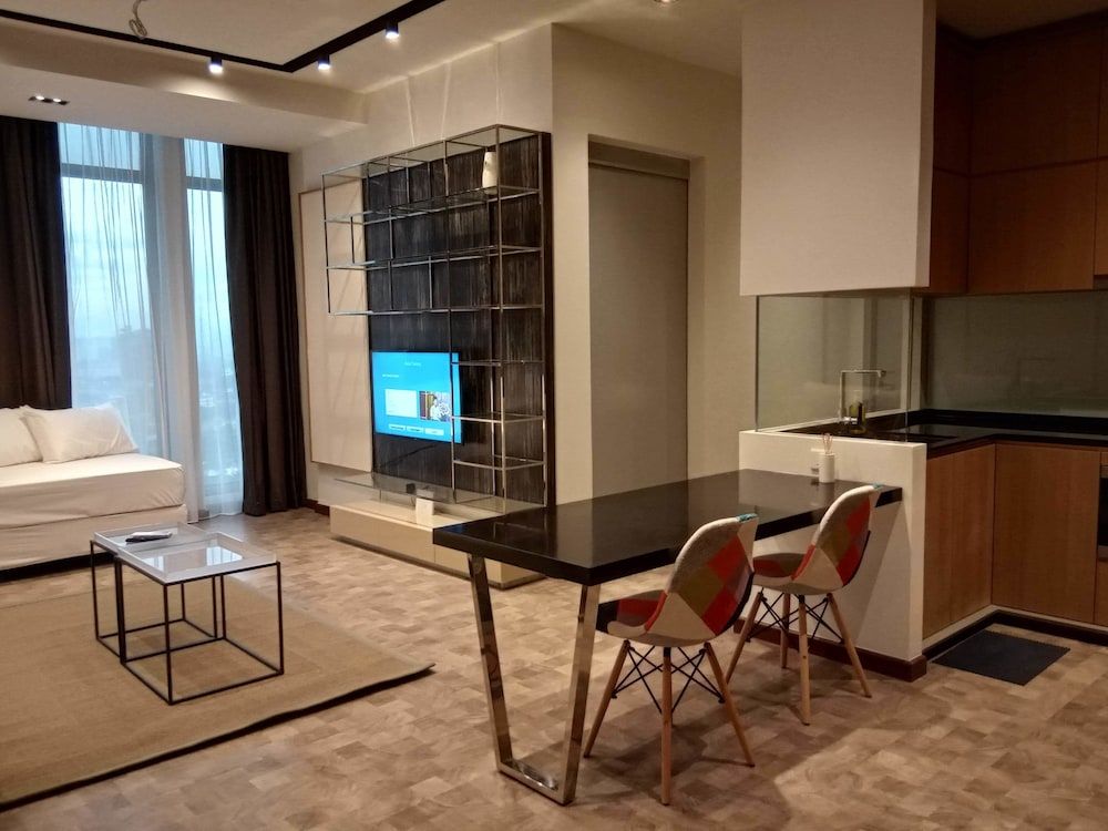 Expressionz Professional Suites by iHost Homes 2 Family Suite, 2 Bedrooms, Hot Tub, Lake View 16