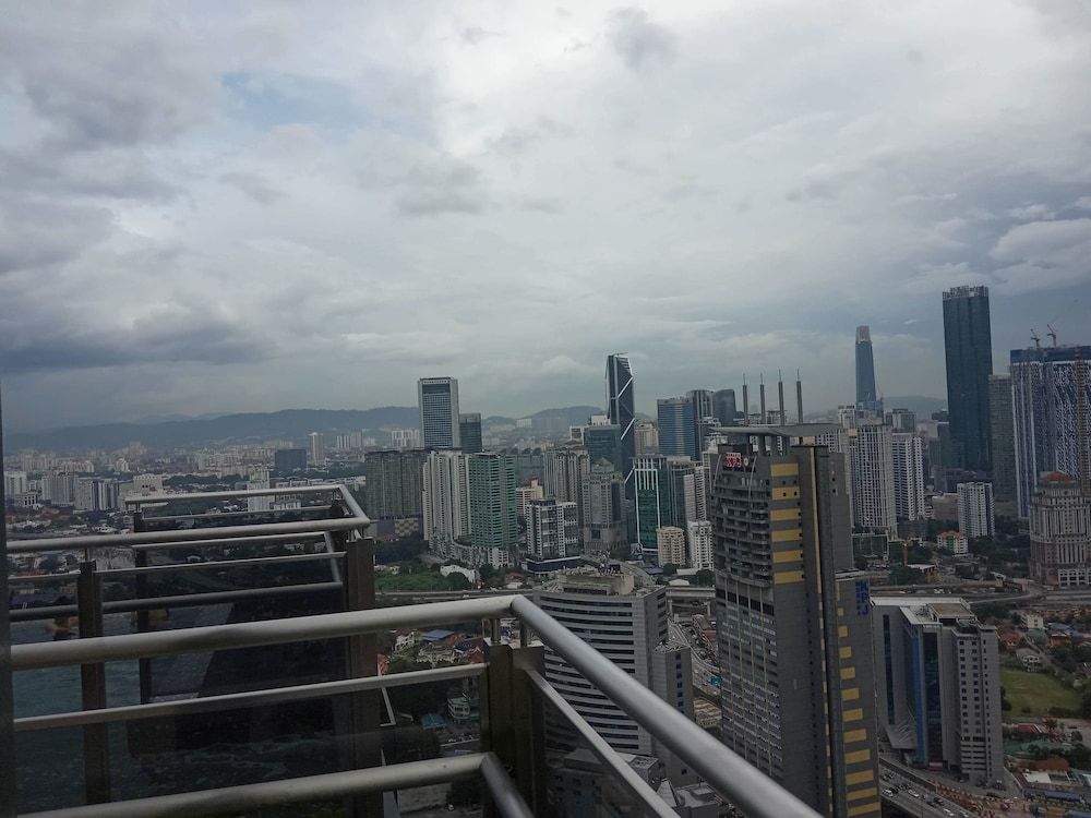 Expressionz Professional Suites by iHost Homes 2 Family Suite, 2 Bedrooms, Hot Tub, Lake View 4