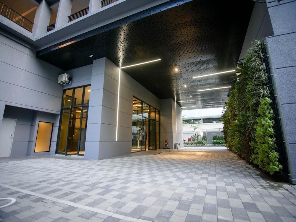 undefined Expressionz Professional Suites by iHost Homes 2 6