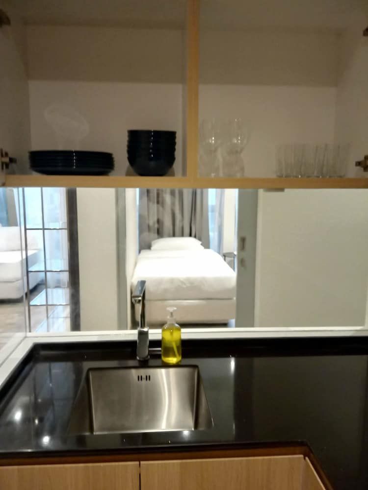 Expressionz Professional Suites by iHost Homes 2 Family Suite, 2 Bedrooms, Hot Tub, Lake View 5