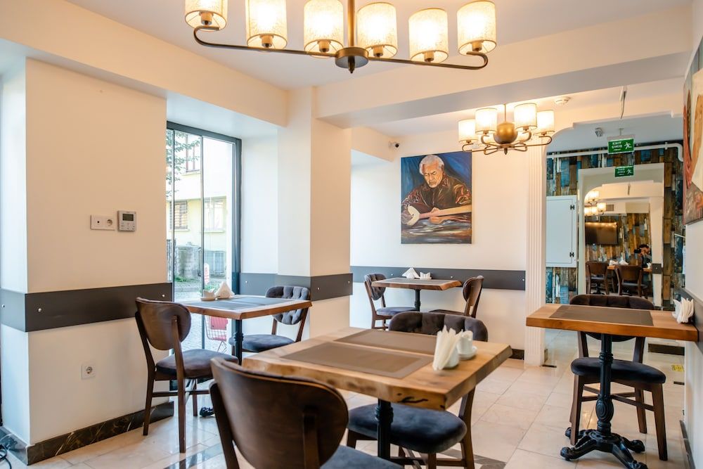 undefined The Camelot Hotel 9