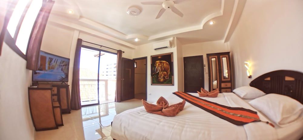 TUCHELAND Luxury Pool Villa Pattaya Walking Street 7 Bedrooms Luxury Villa, Multiple Bedrooms, Sea View, Beachside 4