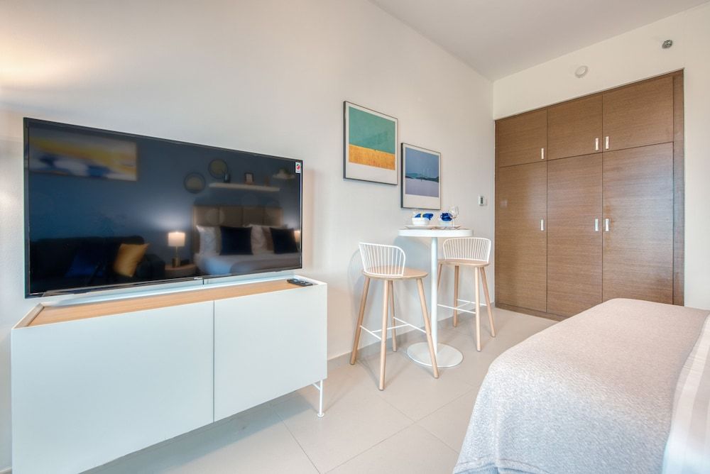 undefined Capital Living On Reem: The Arc Towers 6