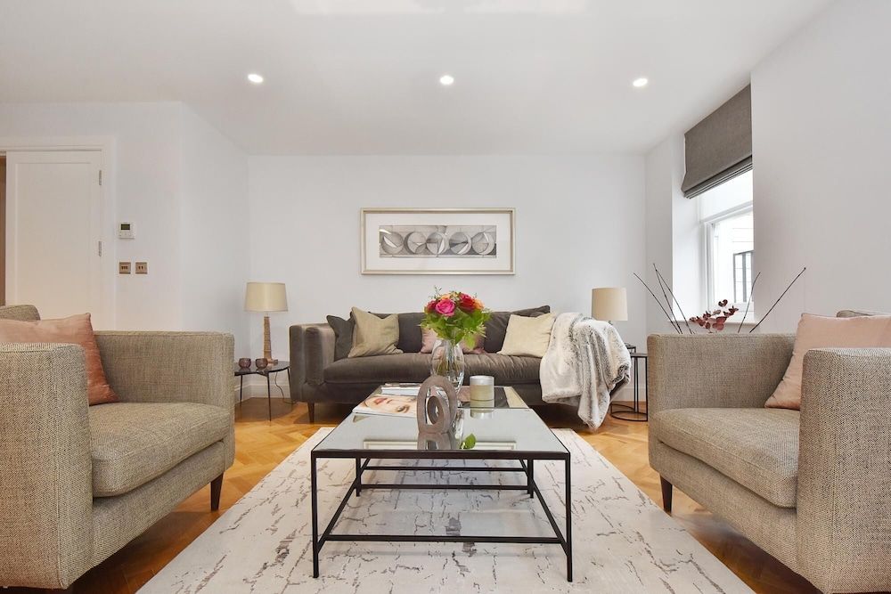 undefined Stunning Mayfair 3 Bed 8 Million Air Conditioned