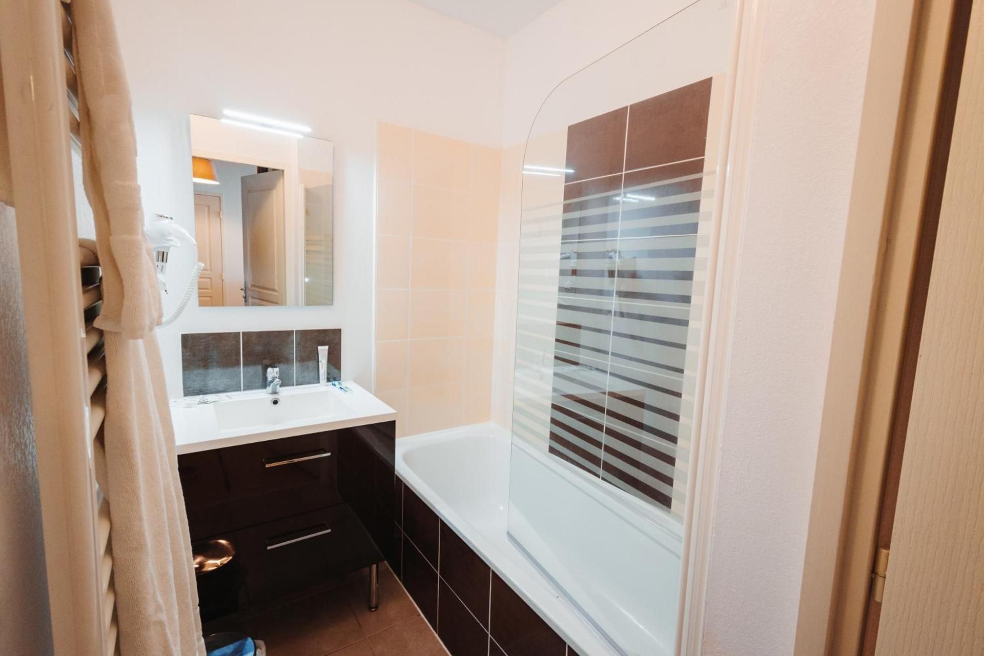 3-Room Apartment (6 adults)