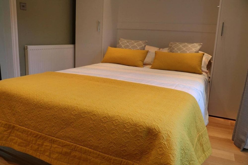 undefined Kennington Oval 2-bed Apartment in London 4