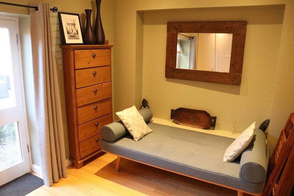 undefined Kennington Oval 2-bed Apartment in London 3