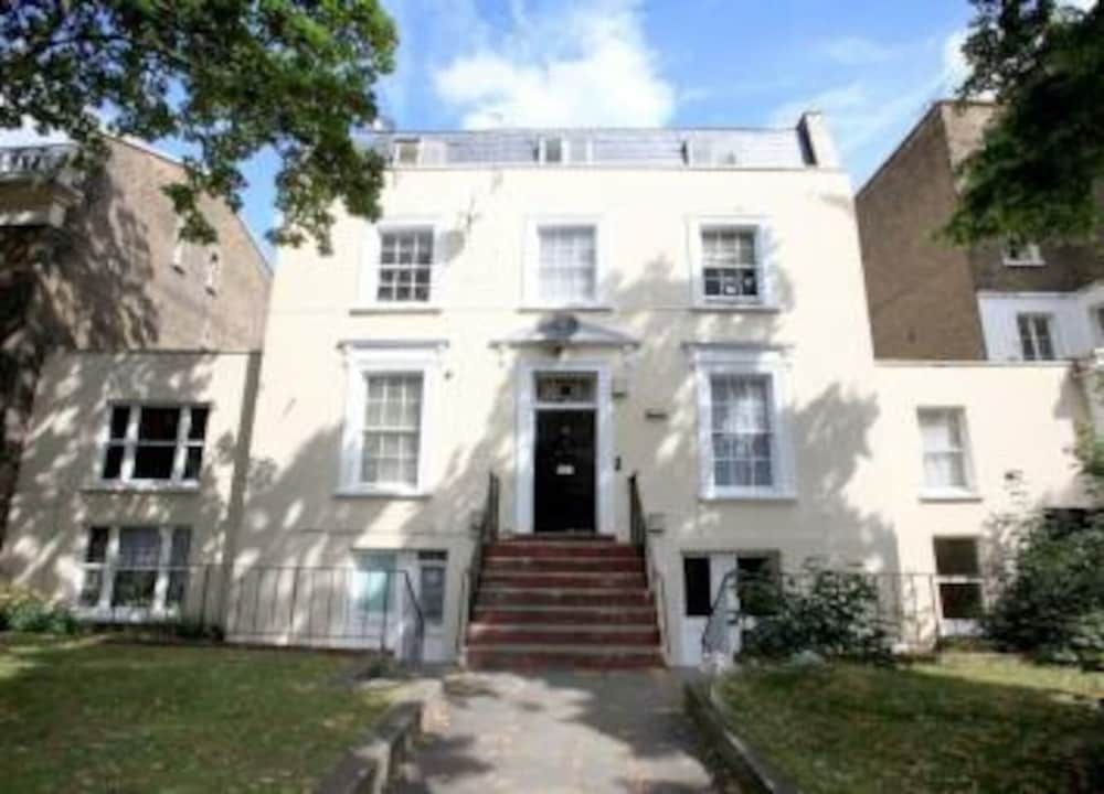 undefined Kennington Oval 2-bed Apartment in London