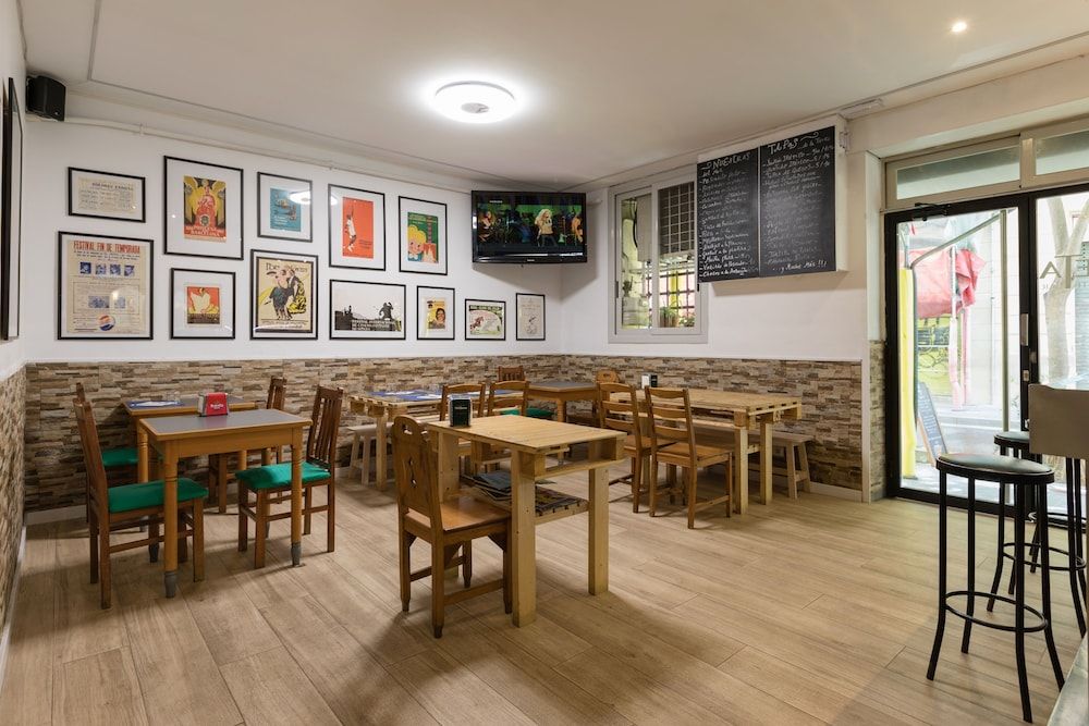 undefined Hostal oliveta 4