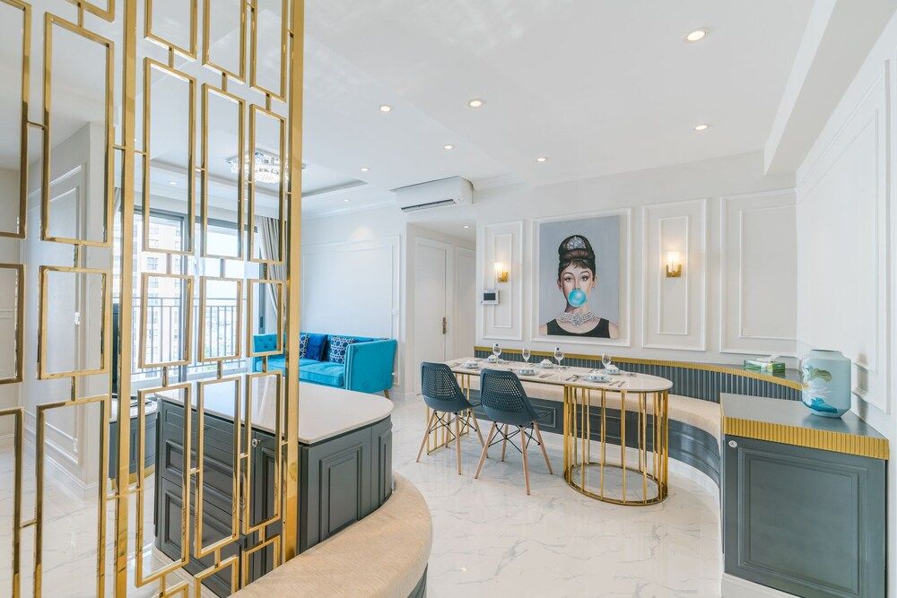 undefined Donastay Rivergate HCM 7