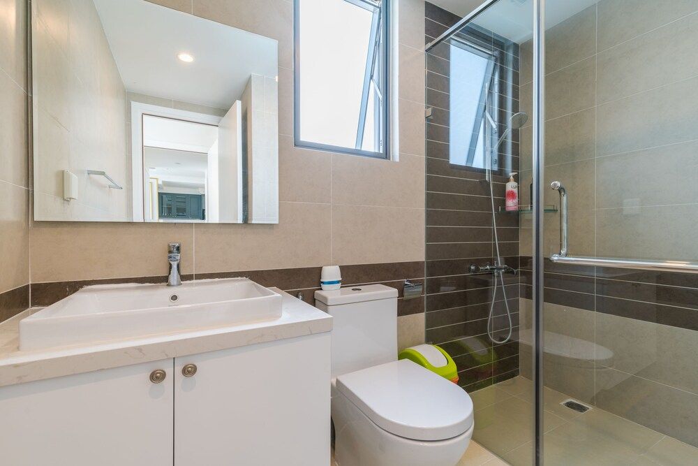 undefined Donastay Rivergate HCM 10