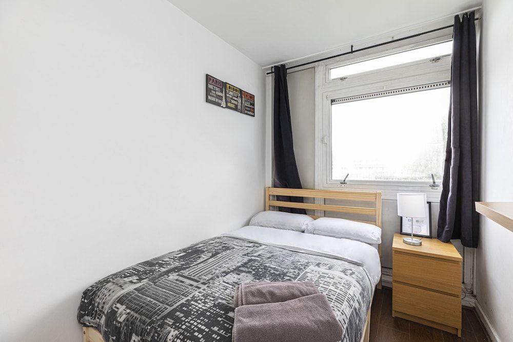Tower Bridge Accommodation - 8 Double Room 10 5