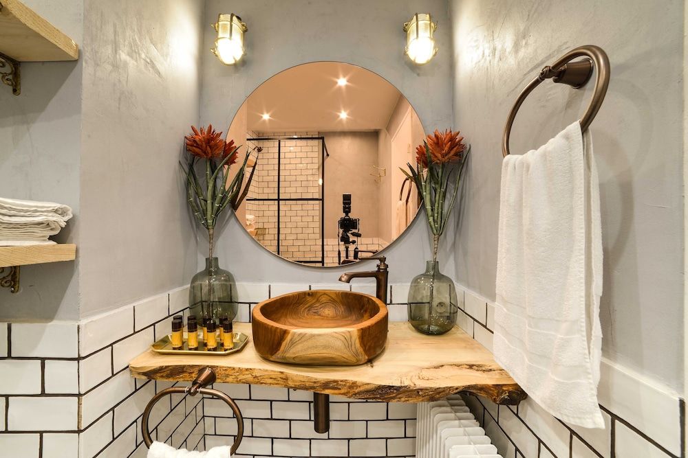 The Majestic Garden Suite Honeymoon Apartment, Ensuite 27