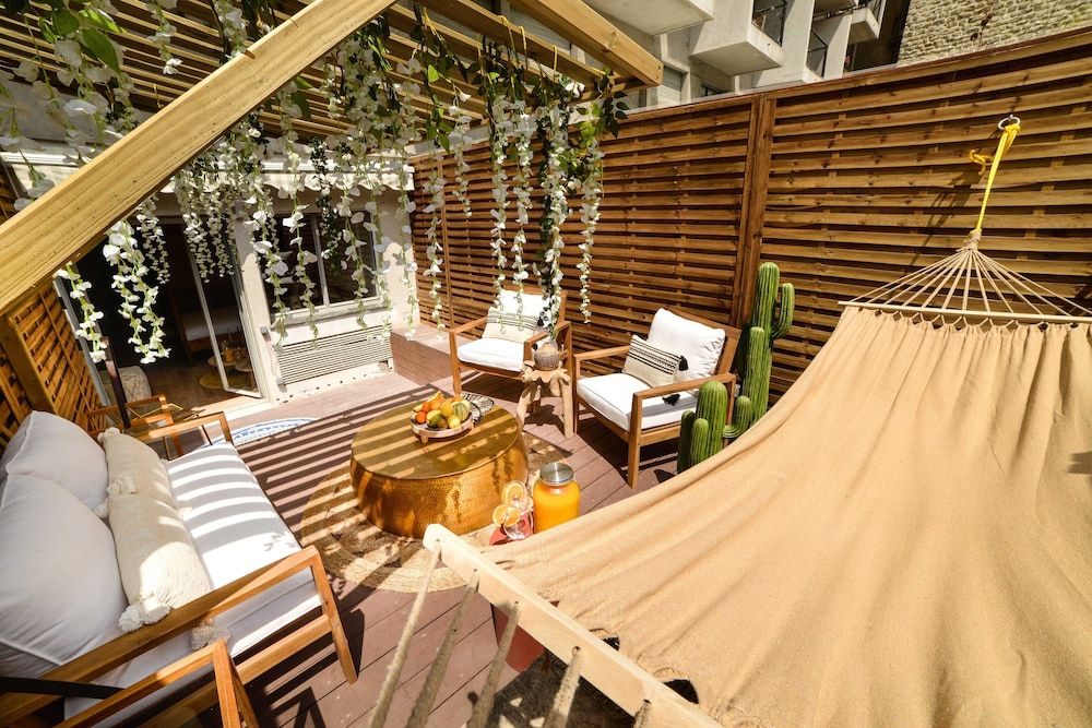 The Majestic Garden Suite Honeymoon Apartment, Ensuite 56