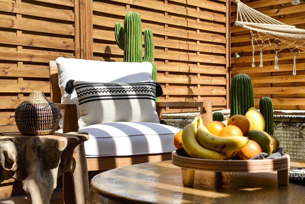 The Majestic Garden Suite Honeymoon Apartment, Ensuite 58