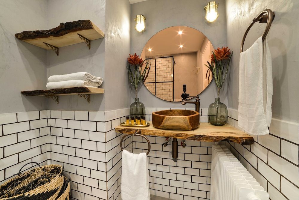 The Majestic Garden Suite Honeymoon Apartment, Ensuite 21