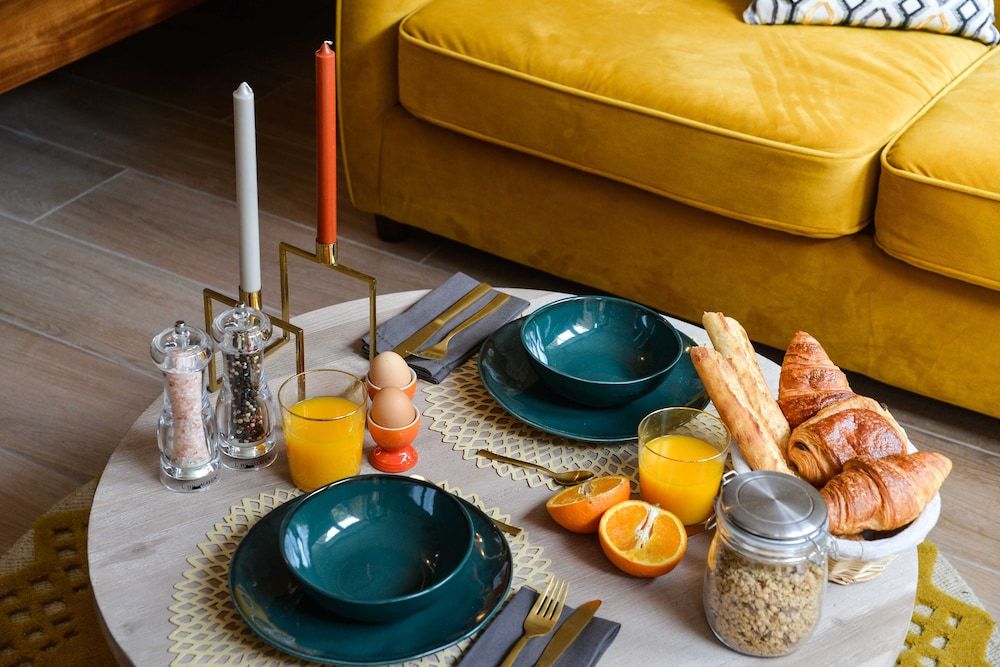 The Majestic Garden Suite Honeymoon Apartment, Ensuite 12