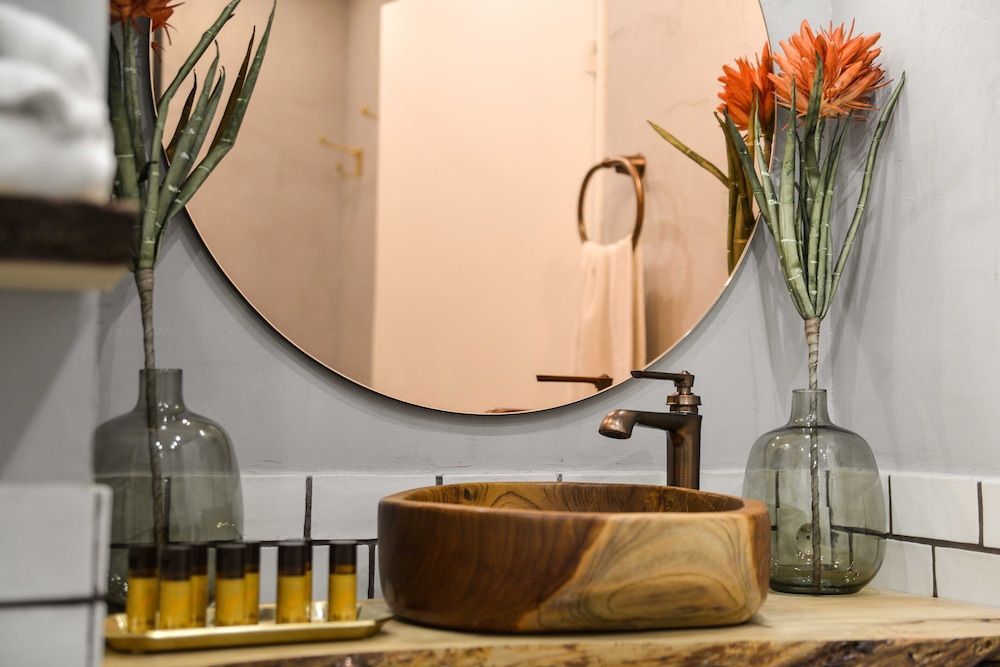 The Majestic Garden Suite Honeymoon Apartment, Ensuite 23