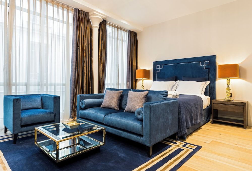undefined Luxury Apartment Paris Louvre II 2