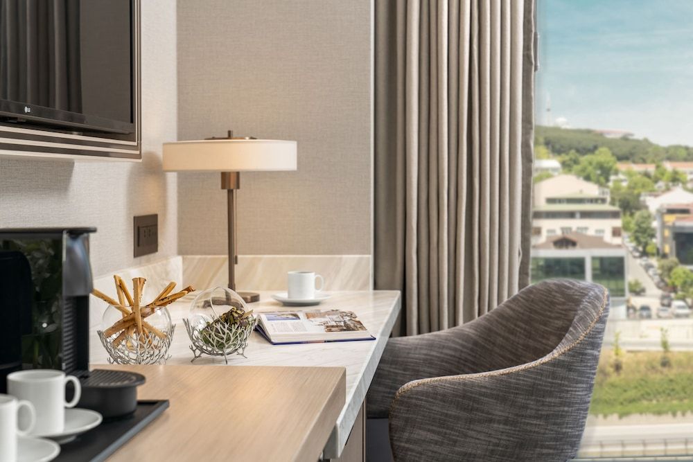 Address Istanbul Deluxe City View King 5