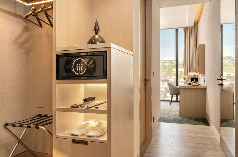 Address Istanbul Deluxe City View King 7