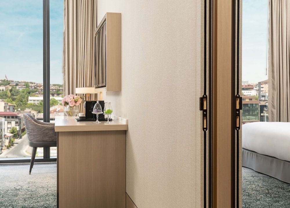 Address Istanbul Deluxe City View King 8