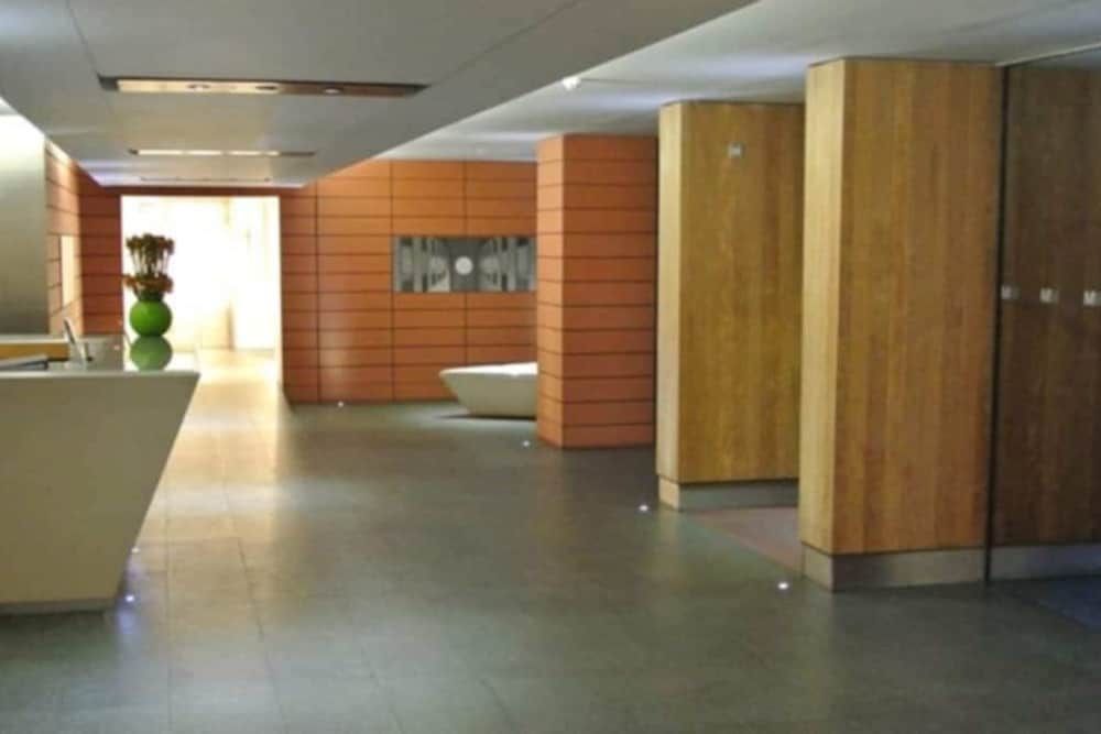 Modern 3 Bedroom Apartment in Paddington Basic Apartment, Multiple Beds 10