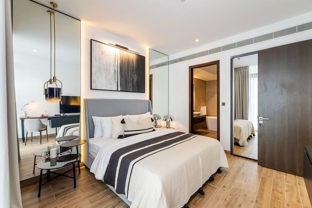 Luxury 2BR Marina Gate 3 Superior Apartment, 2 Bedrooms, Non Smoking, Lake View 5