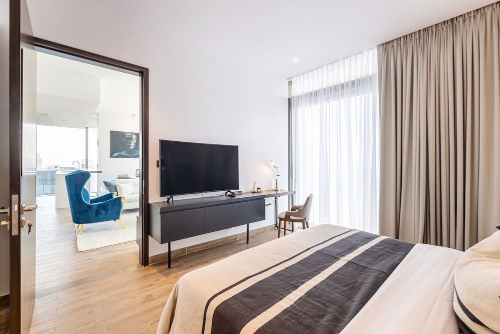 Luxury 2BR Marina Gate 3 Superior Apartment, 2 Bedrooms, Non Smoking, Lake View 3