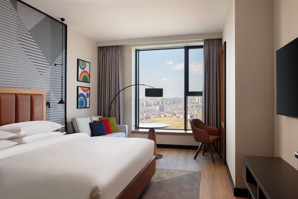Sheraton Istanbul Esenyurt Deluxe Room, 1 King Bed with Sofa bed, Non Smoking, City View 3