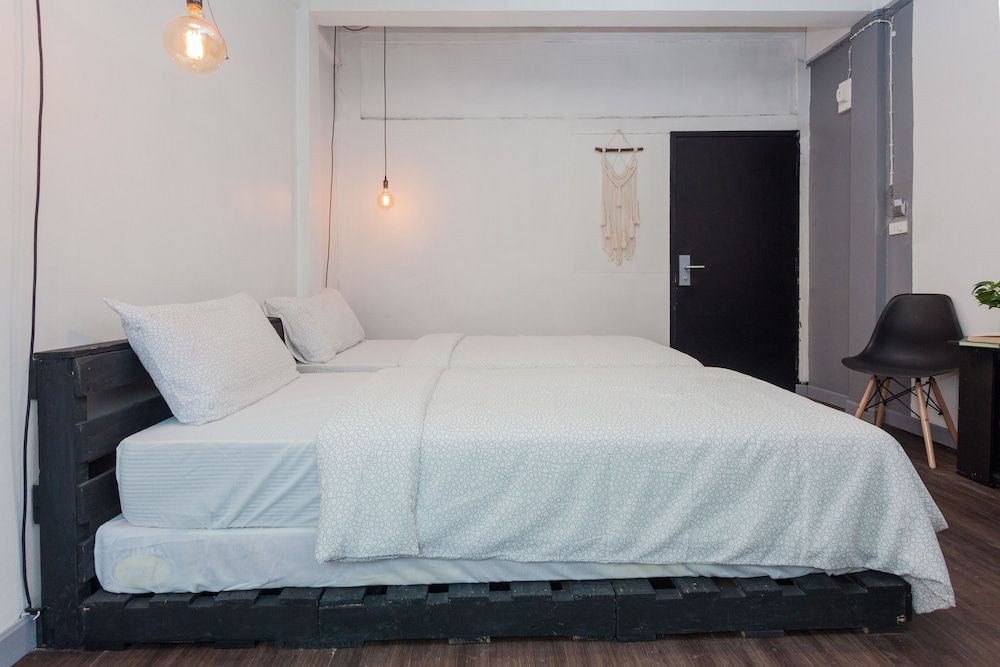 Boho Bangkok Standard Twin Room 2