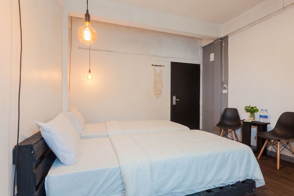 Boho Bangkok Standard Twin Room