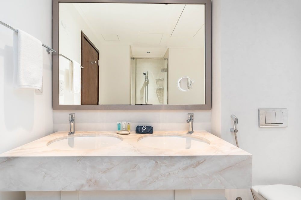 Paloma Tower 3704 Grand Apartment 19