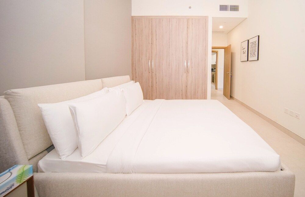 undefined Business Bay 1BR Canal View Rooftop Pool - 360 vacation 10