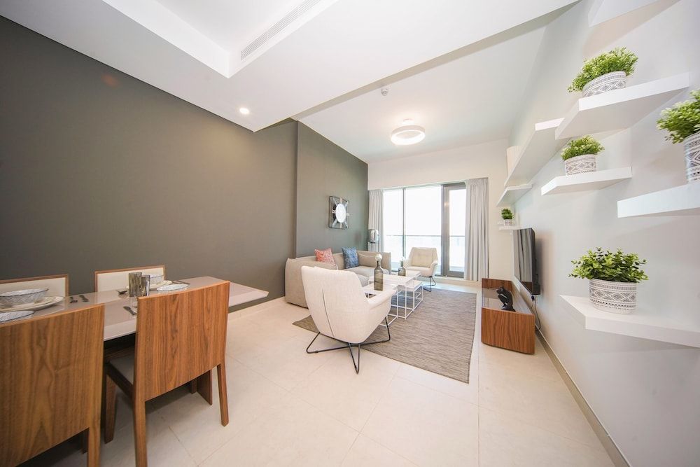 Business Bay 1BR Canal View Rooftop Pool - 360 vacation Deluxe Apartment, Non Smoking, Balcony 12