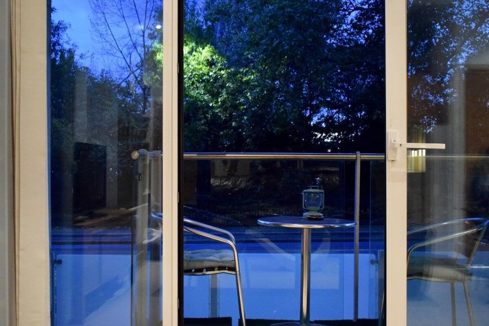 undefined Minimal Studio With Views Over Battersea Park 8