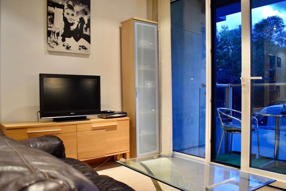 undefined Minimal Studio With Views Over Battersea Park