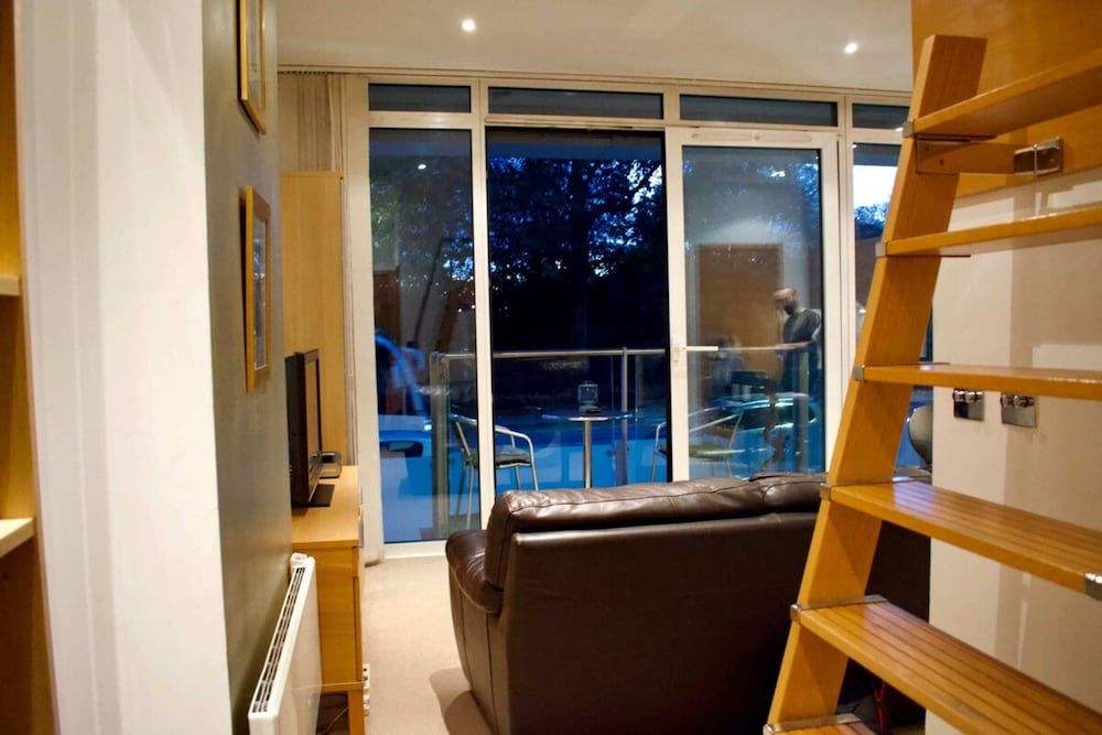 undefined Minimal Studio With Views Over Battersea Park 6