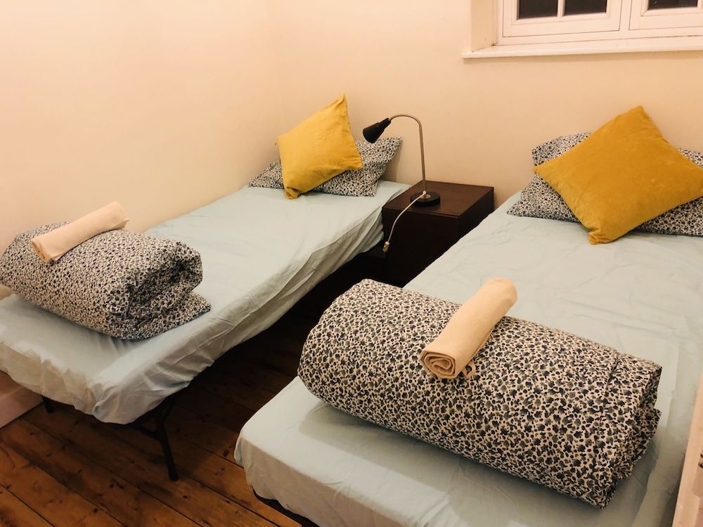 undefined 3bed apartment next to eurostar station 4