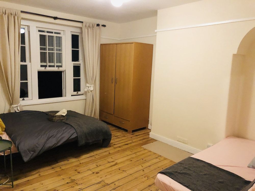 undefined 3bed apartment next to eurostar station 10