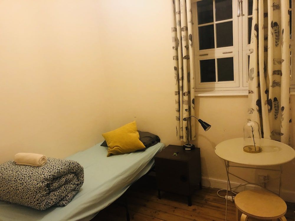 undefined 3bed apartment next to eurostar station 7