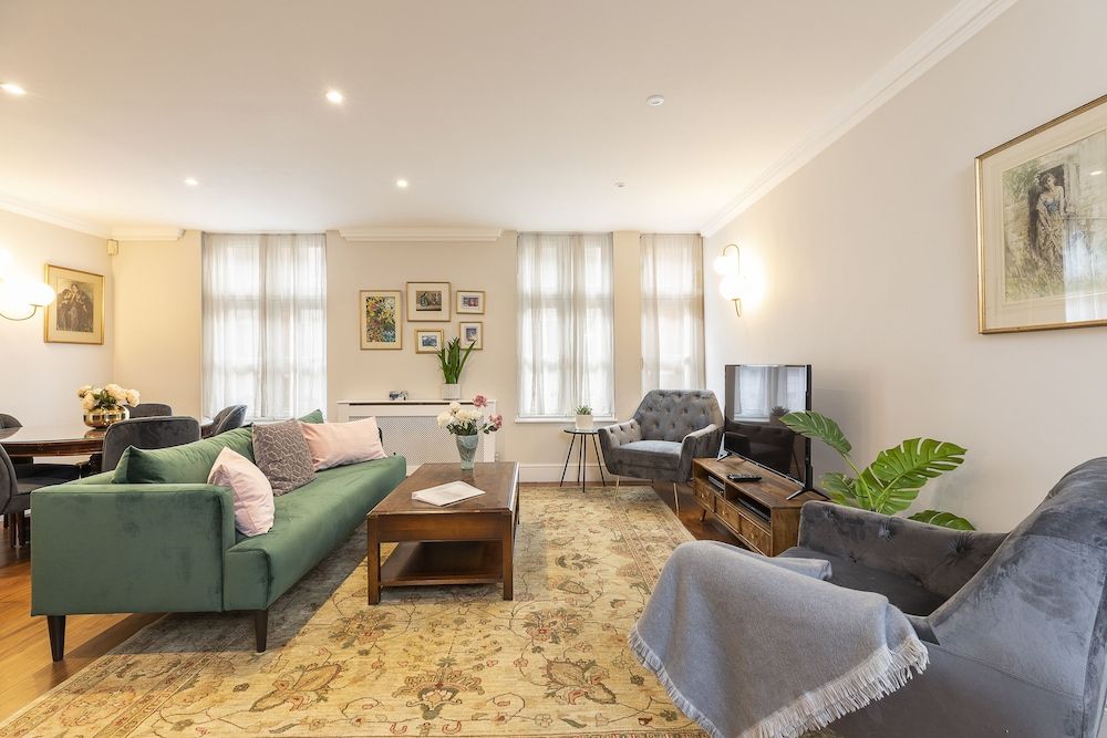 undefined JOIVY Beautiful 2 bed apt in Mayfair, close to Tube
