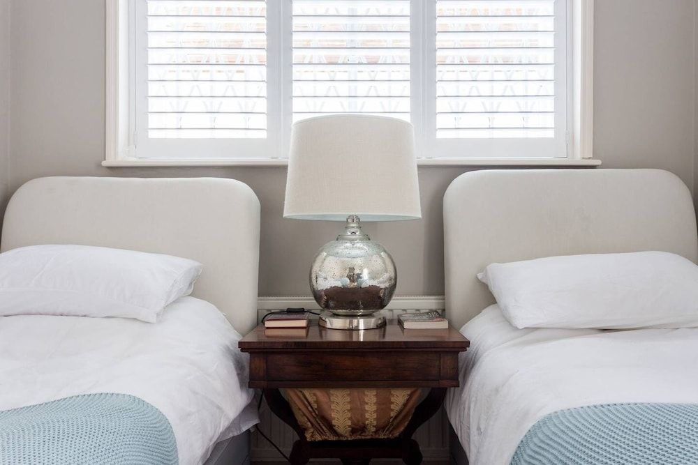 undefined Delightful 2 bed Garden Flat in Shepherd's Bush 6