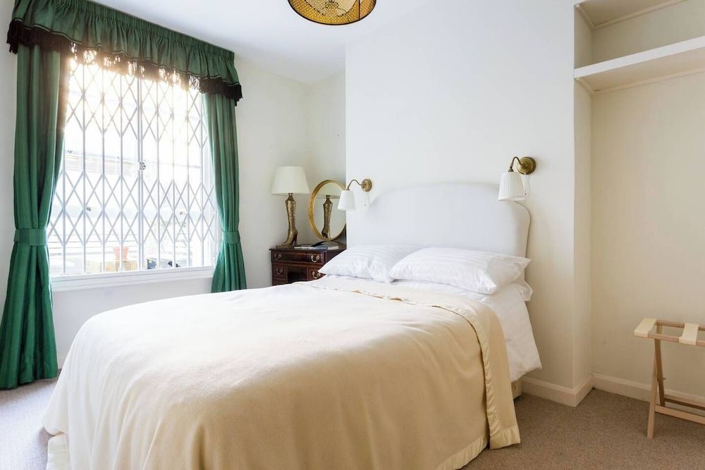 undefined Delightful 2 bed Garden Flat in Shepherd's Bush 7