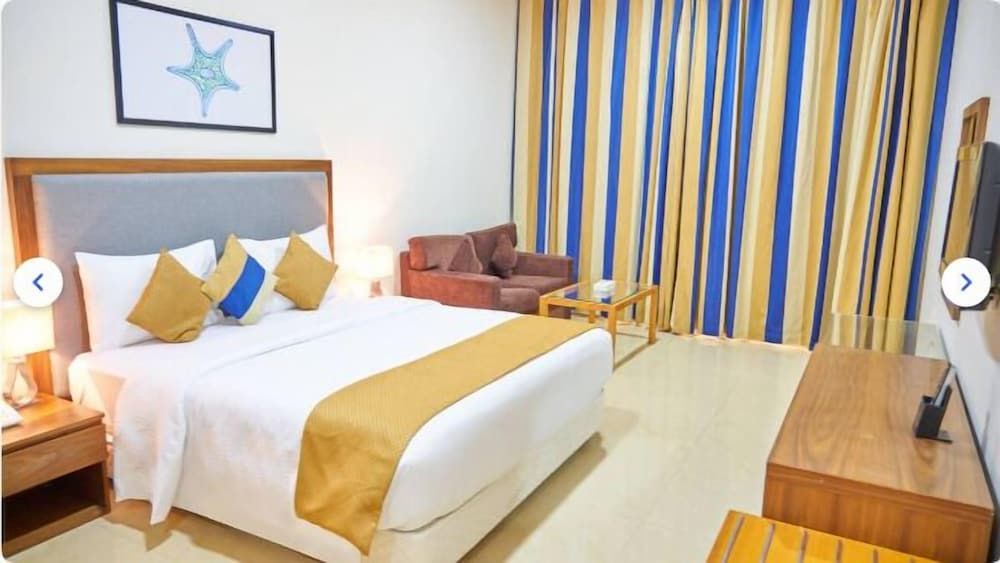 City Stay Grand Hotel Apartments Deluxe Double Room 2