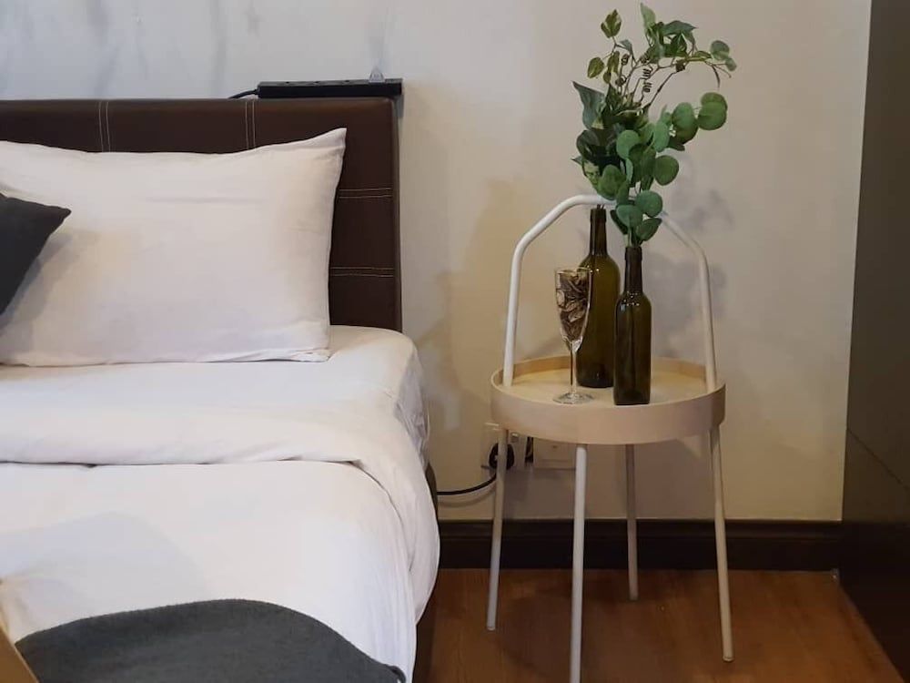 undefined Taragon Bintang Suites by StayHub Studio 5