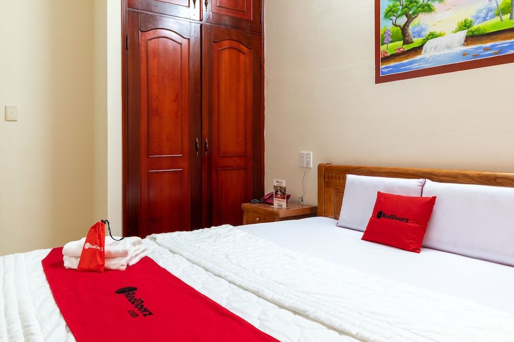 undefined RedDoorz near Lotte Cinema Cong Hoa 10