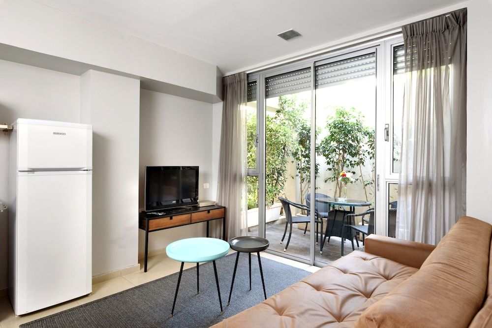 undefined Sea Land Suites 10