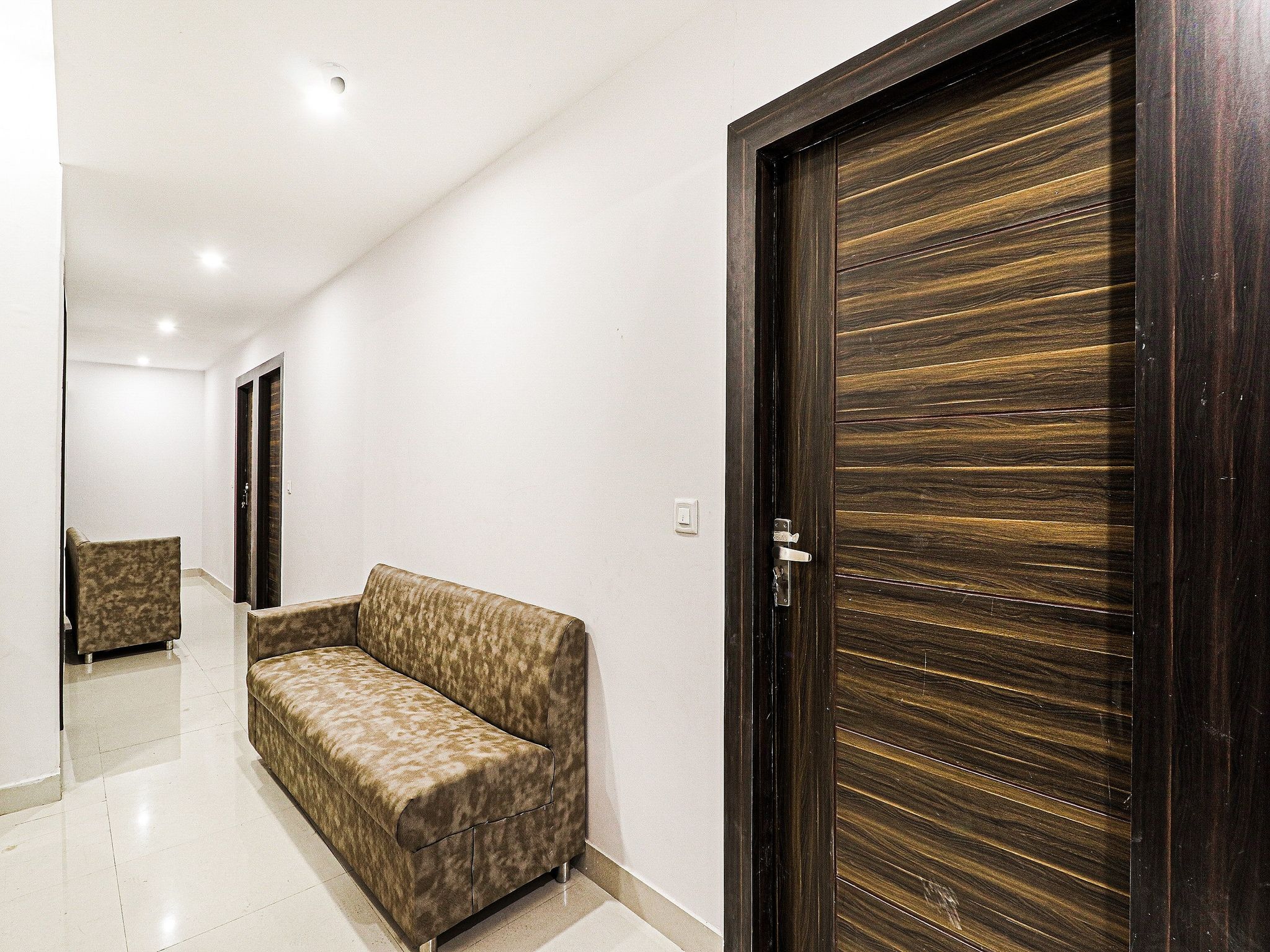 undefined Collection O 83669 Oak Wood Inn 3