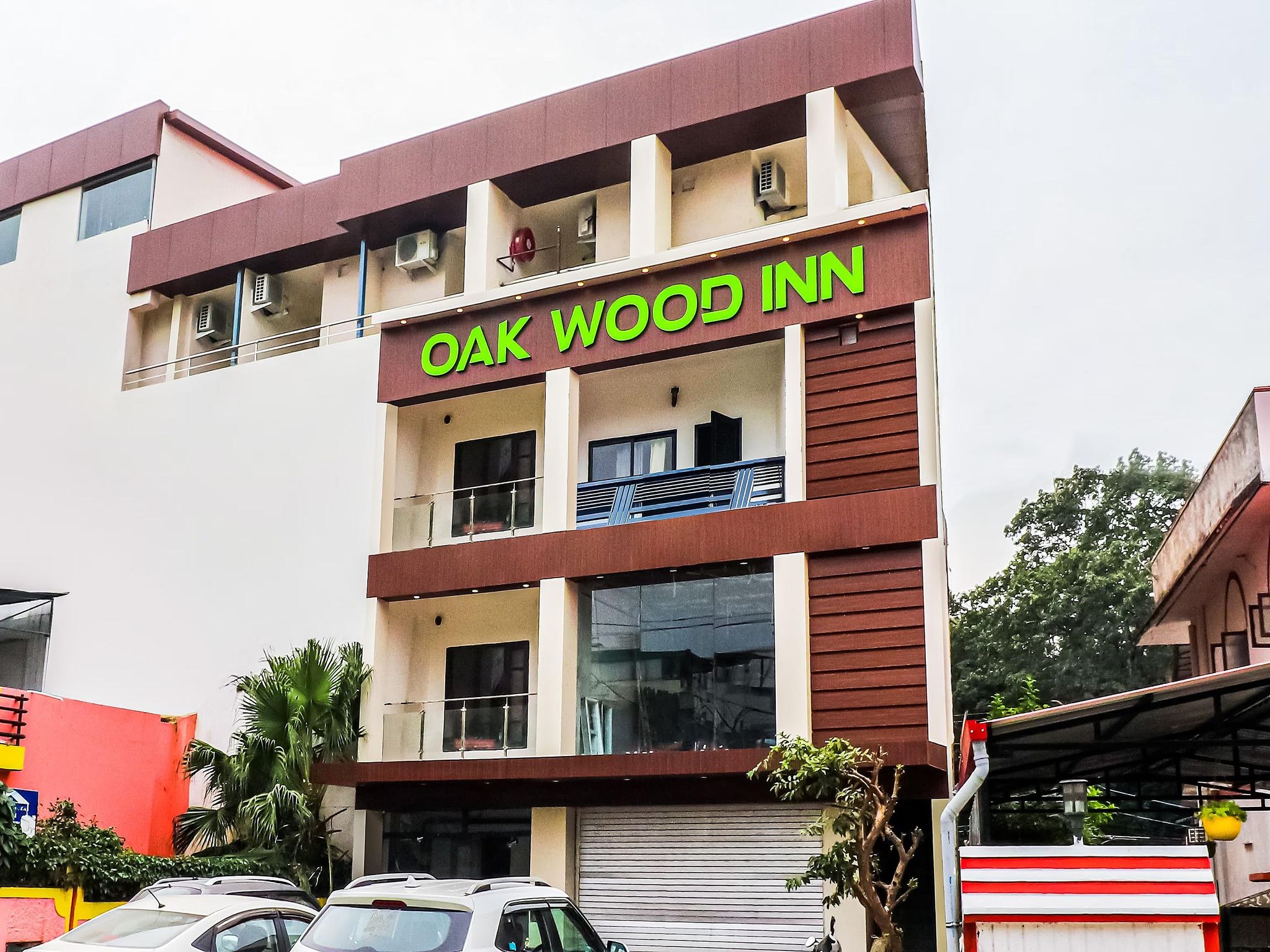 undefined Collection O 83669 Oak Wood Inn 5